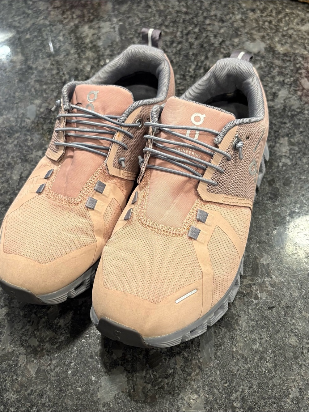On Running womans Cloudridge Sneakers 5 waterproof Dusty Pink and Gray